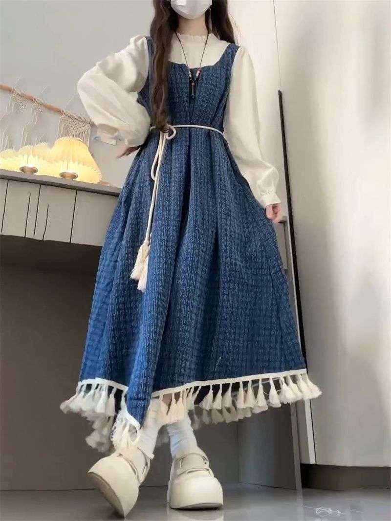 大人かわいい服 大人可愛いタッセル付きワンピース