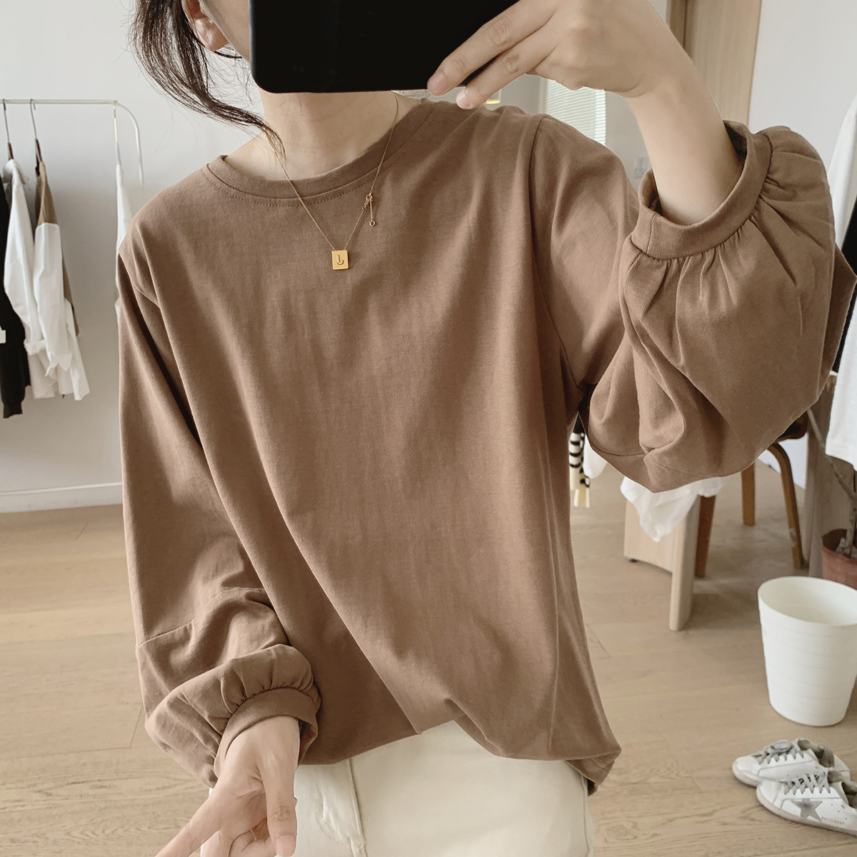 大人かわいい服 ふんわり袖のやわらかプルオーバー