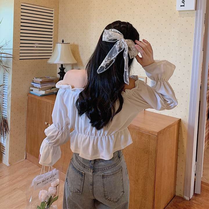 大人かわいい服 フリルオフショルダーブラウス