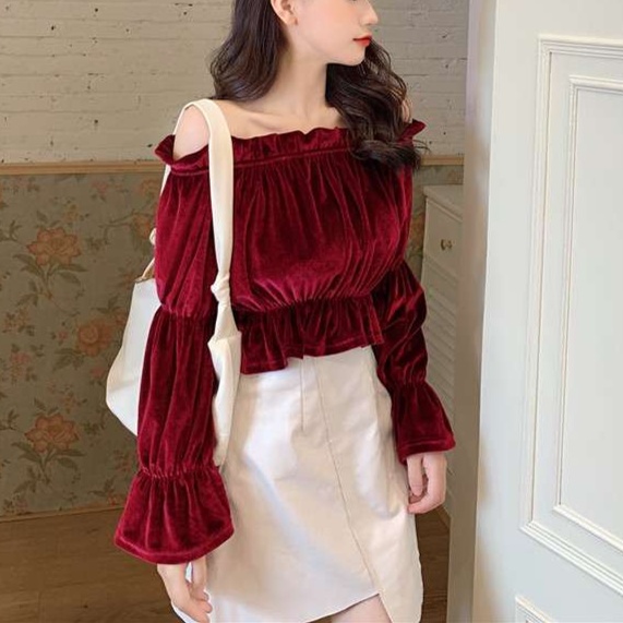大人かわいい服 フリルオフショルダーブラウス