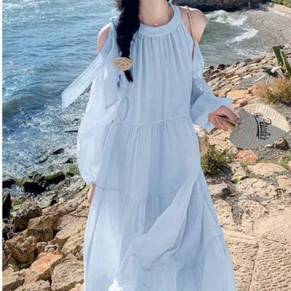 大人かわいい服 ショルダーカットフレアワンピース