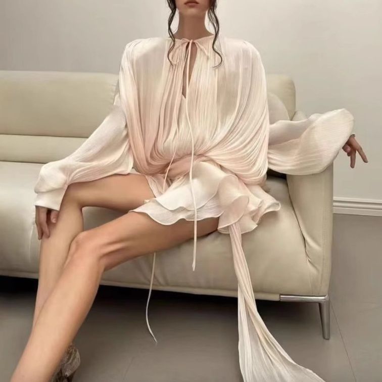 大人かわいい服 プリーツデザインウエストマークワンピース