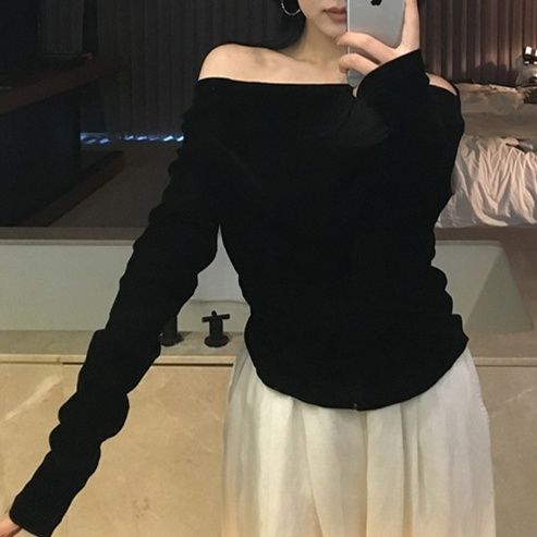 大人かわいい服 ベロア素材オフショルダー長袖トップス