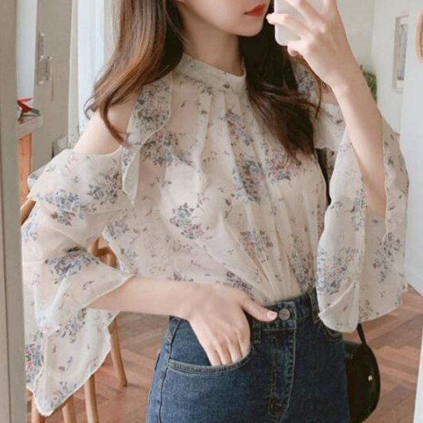 大人かわいい服 肩魅せ花柄シフォンブラウス