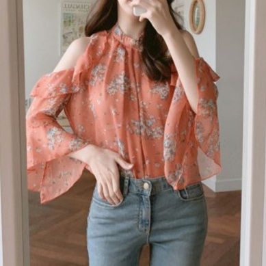 大人かわいい服 肩魅せ花柄シフォンブラウス