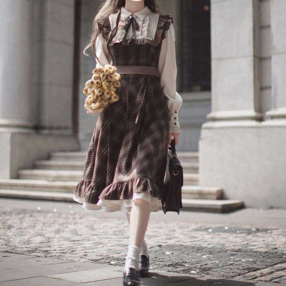 大人かわいい服 襟元リボンリ パフスリーブブラウス