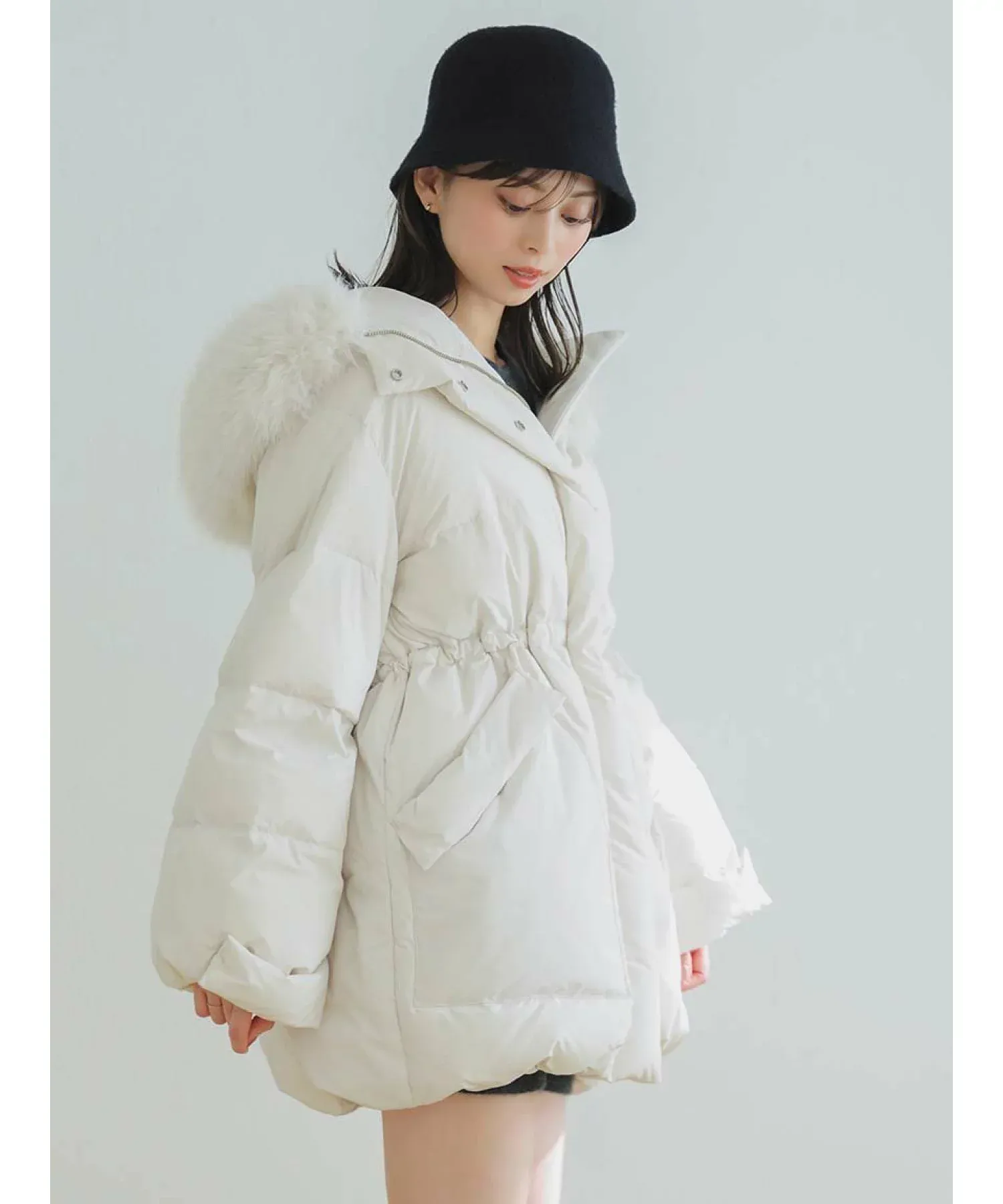 冬を上品に彩る、大人可愛いアウターコレクション