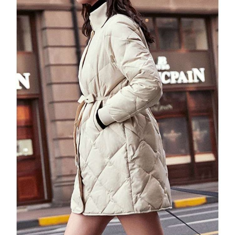 冬を上品に彩る、大人可愛いアウターコレクション