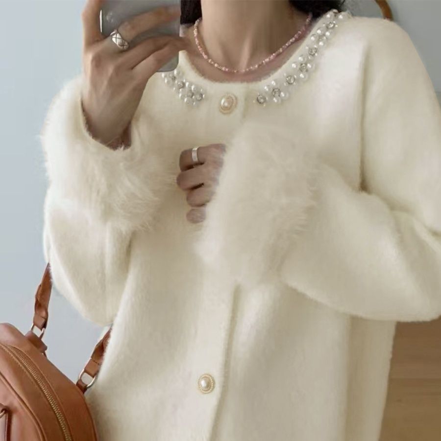 大人かわいい服 パール付きふわふわモヘア風ニットカーディガン