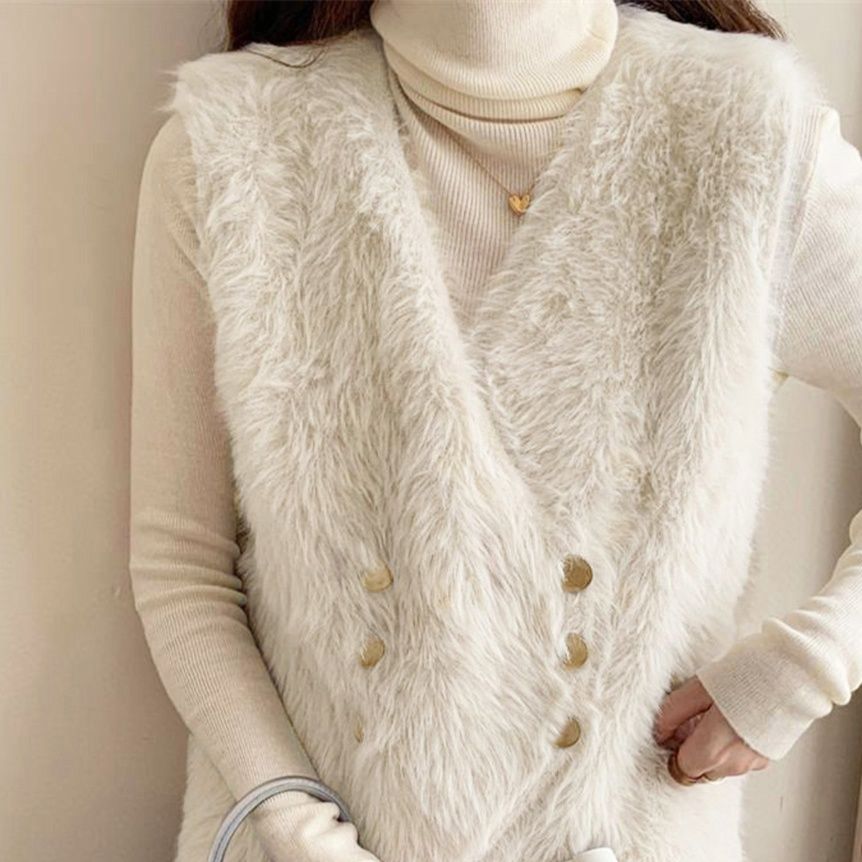 大人かわいい服 ふわもこファーベスト ダブルボタン Vネック トップス