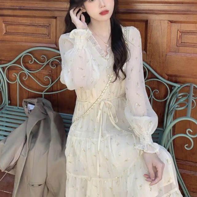 大人かわいい服 小花柄刺繍シフォンティアードロングワンピース