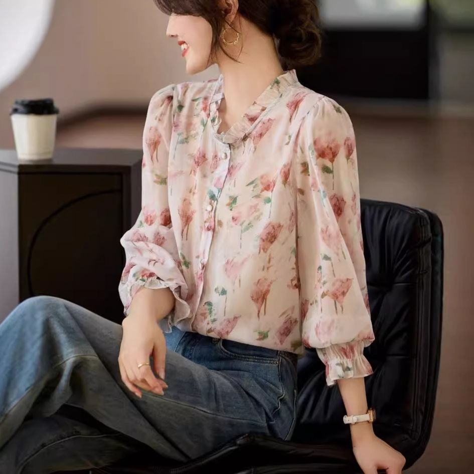 大人かわいい服 花柄シフォンブラウス