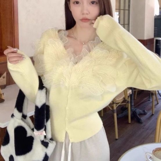 大人かわいい服 立体刺繍フリルデザインカーディガン