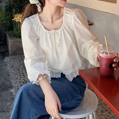 大人かわいい服 レース裾フリルリボンスクエアネックブラウス