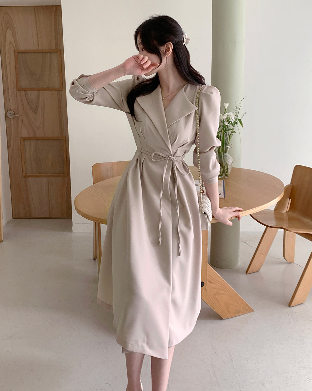 大人かわいい服 テーラード襟ウエストリボンワンピース