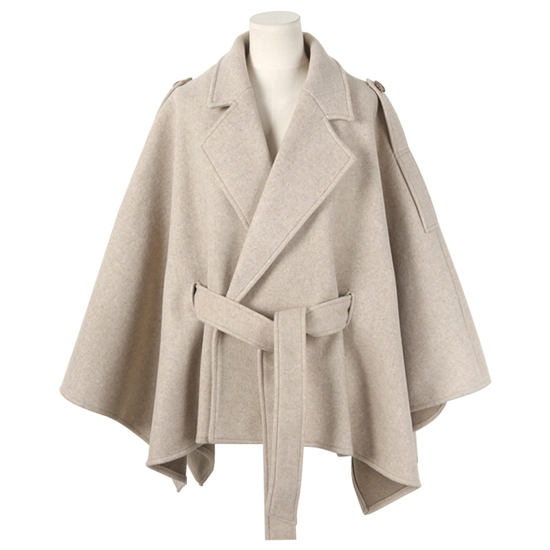 大人かわいい服 ウエストマーク付きケープ風ショートコート