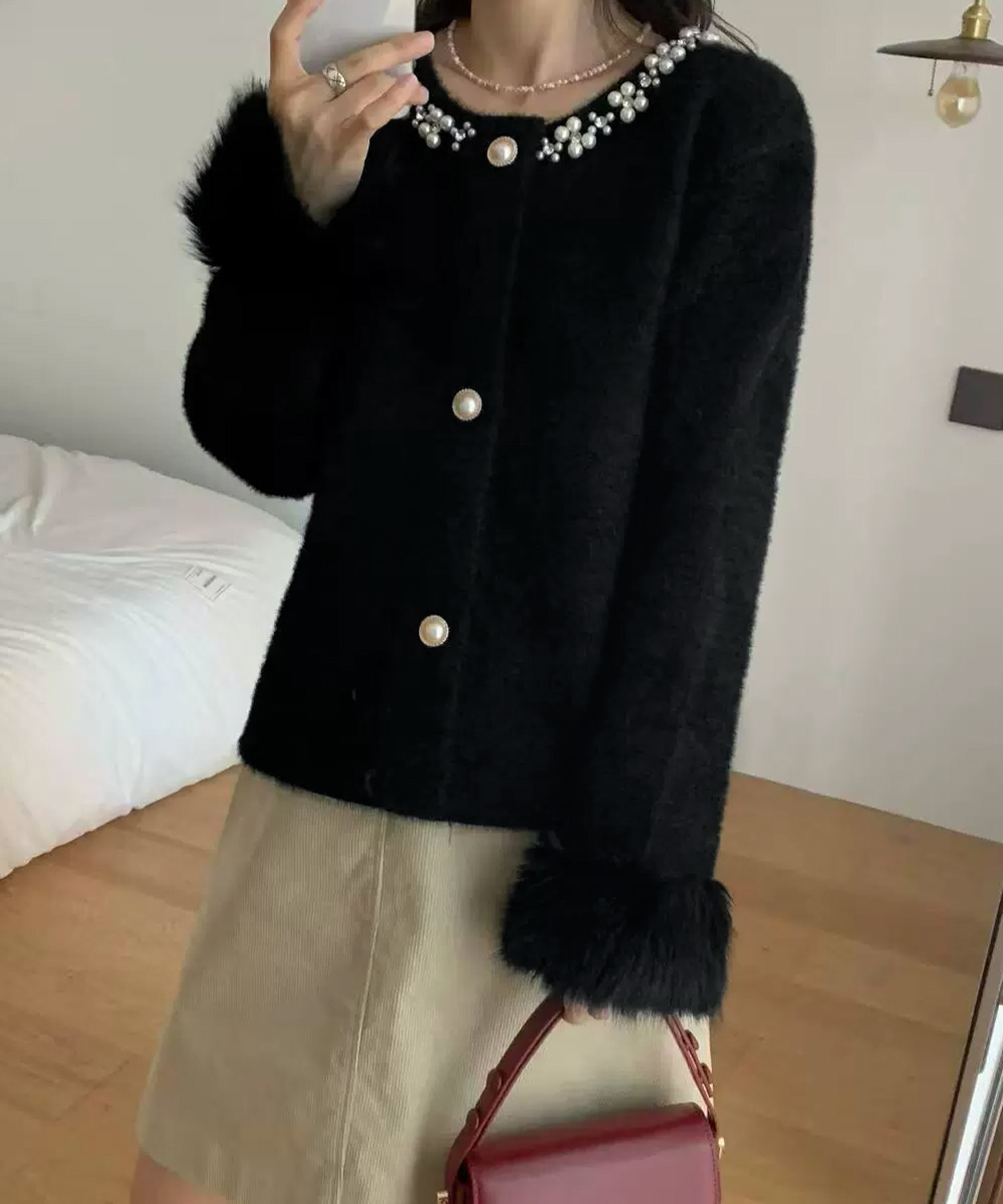 大人かわいい服 パール付きふわふわモヘアニットカーディガン