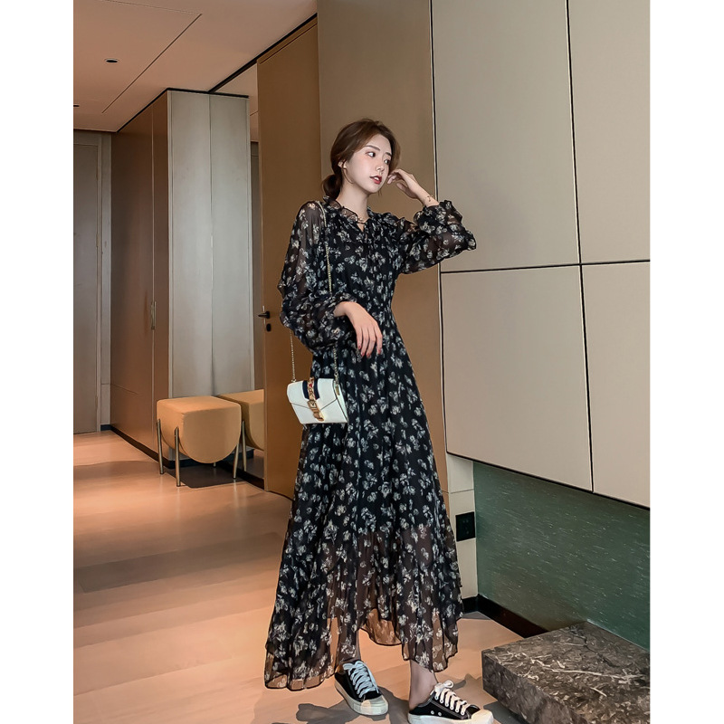 大人かわいい服 小花柄シフォンティアード長袖ロング丈ワンピース