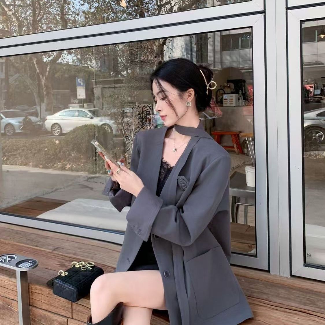 大人かわいい服 コサージュ付きテーラードジャケット