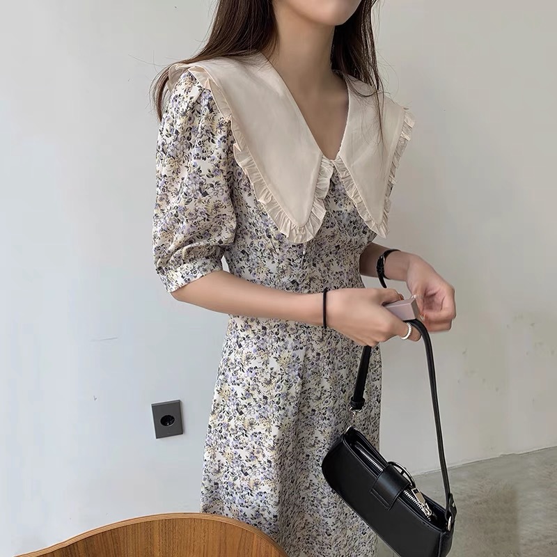 大人かわいい服 ビッグ襟フリル花柄パフスリーブワンピース