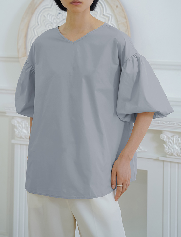 大人かわいい服 ふんわり袖のゆったりブラウス
