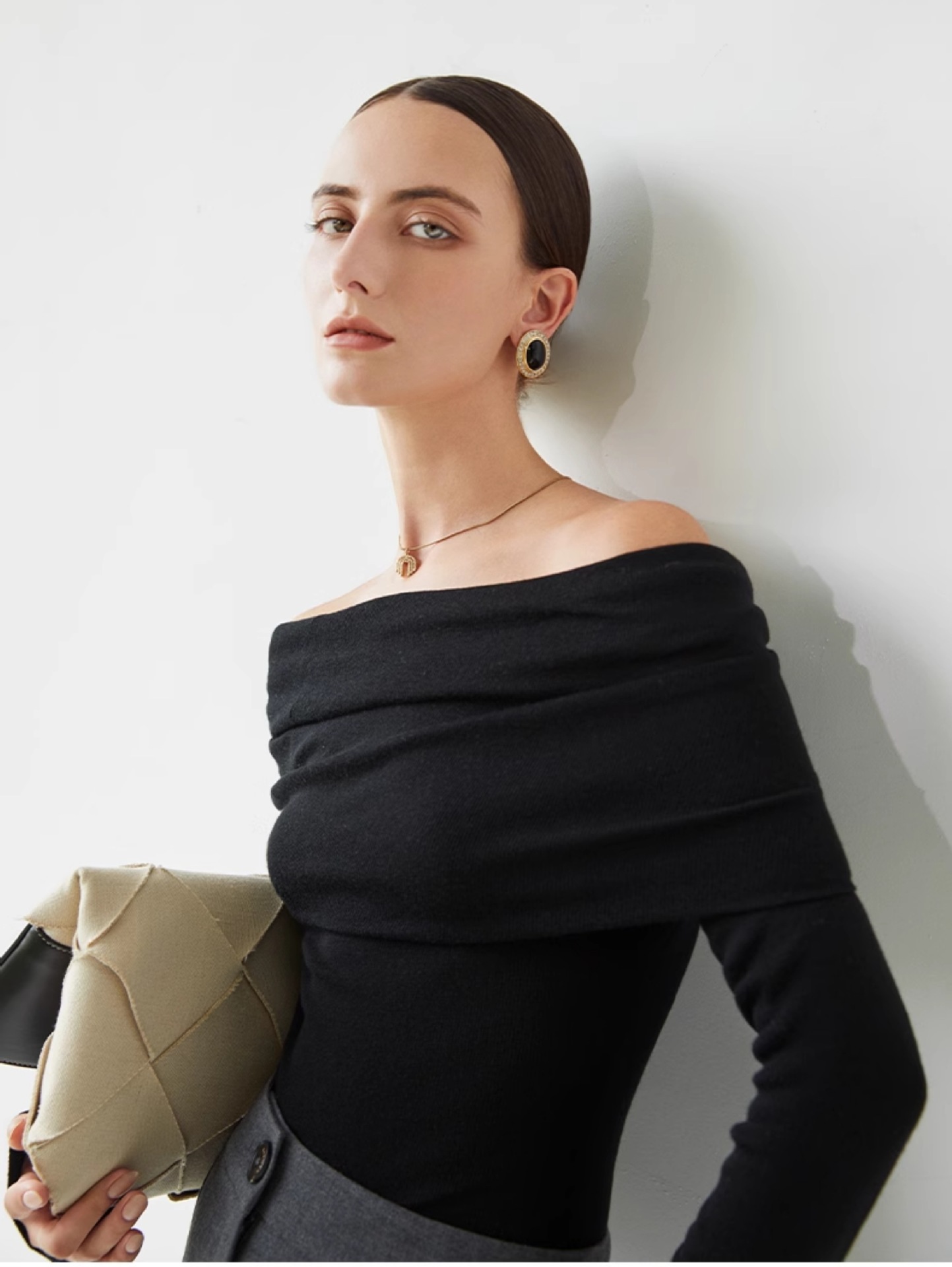 大人かわいい服 オフショルダーリブニットプルオーバー