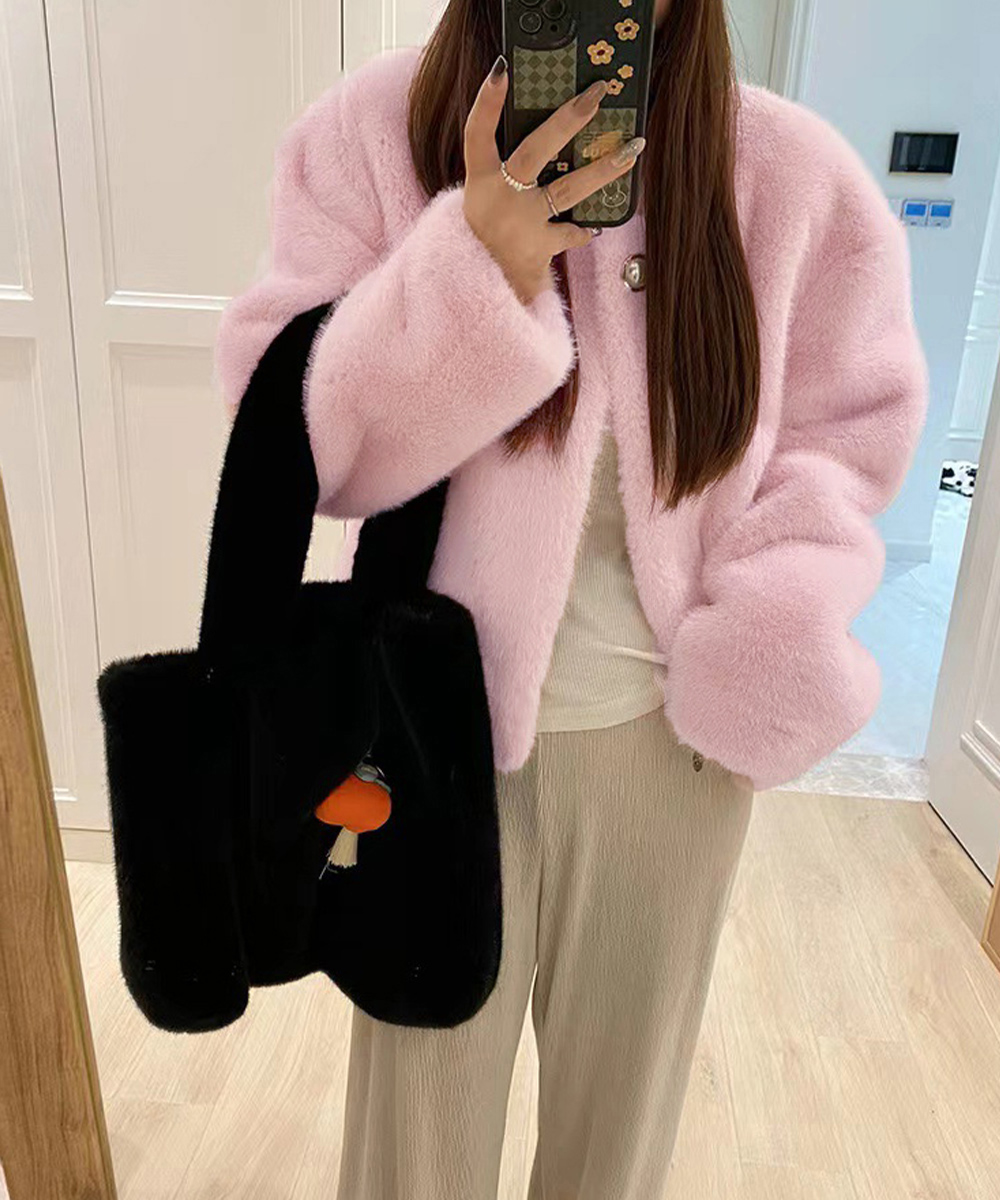 大人かわいい服 ふわふわもこもこファージャケット