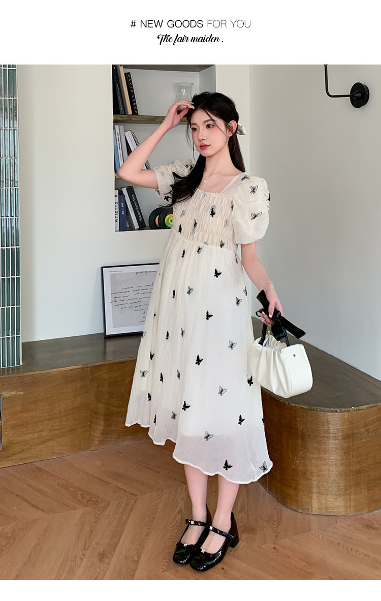 大人かわいい服 蝶々刺繍パフスリーブシャーリングワンピース