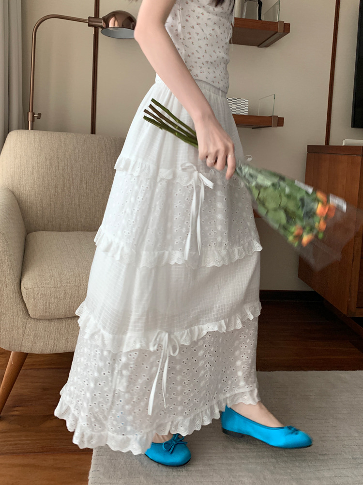 大人かわいい服 刺繍レース切替ティアードロングスカート