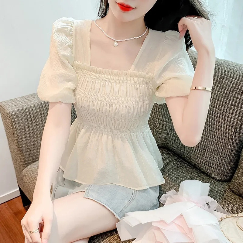 大人かわいい服 ふんわり袖シャーリングペプラムブラウス