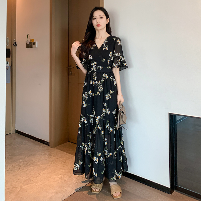 大人かわいい服 小花柄ティアード切替えロング丈ワンピース