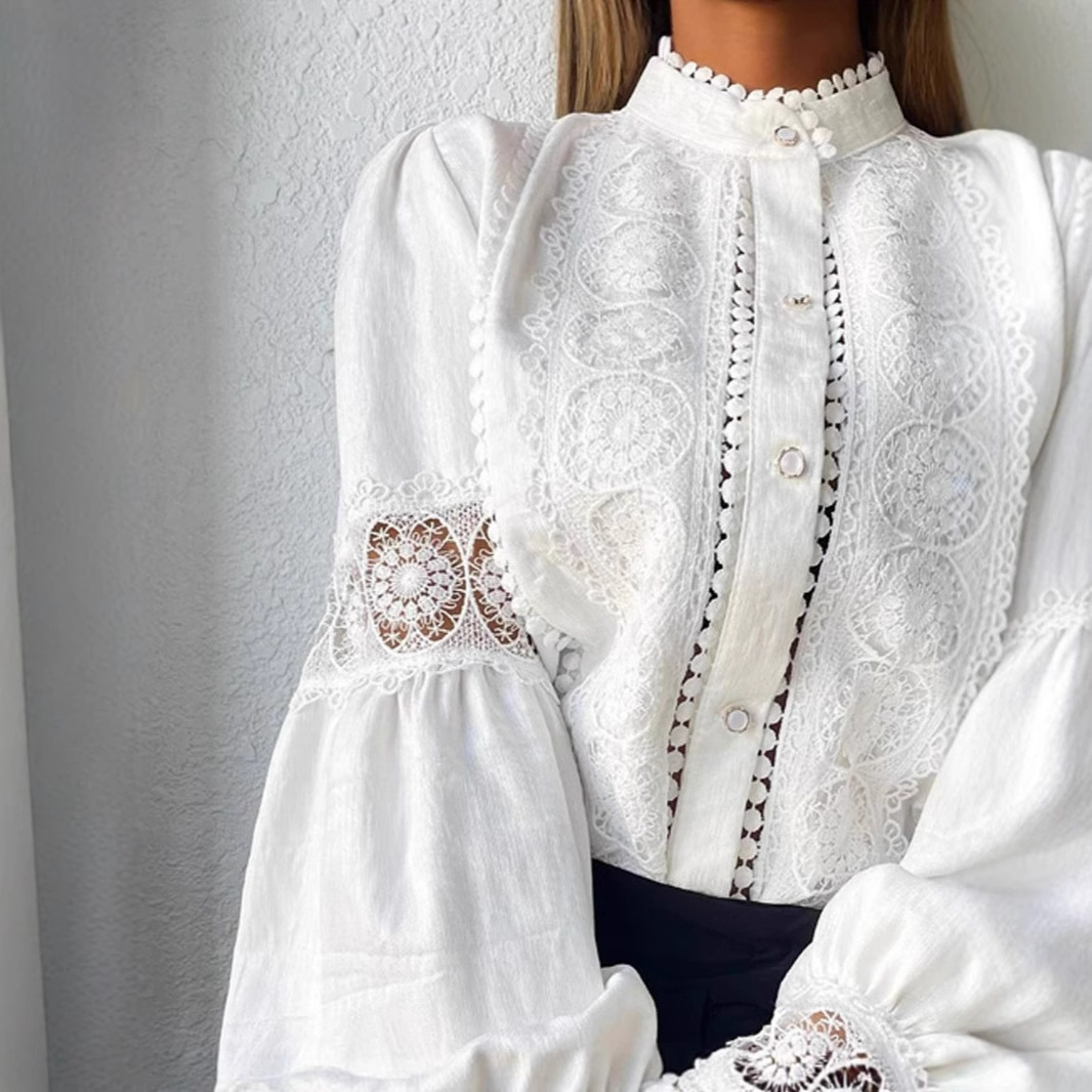 大人かわいい服 刺繍レースパフスリーブブラウス