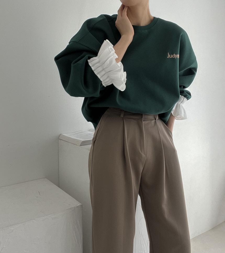 大人かわいい服 袖口フリル切替スウェットトレーナー