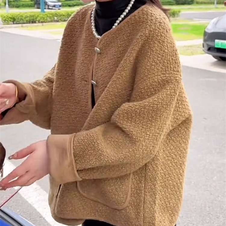 大人かわいい服 ふわもこノーカラーボアジャケット