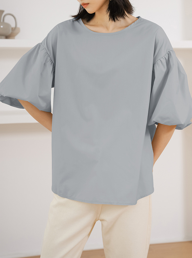 大人かわいい服 ふんわり袖のゆったりブラウス