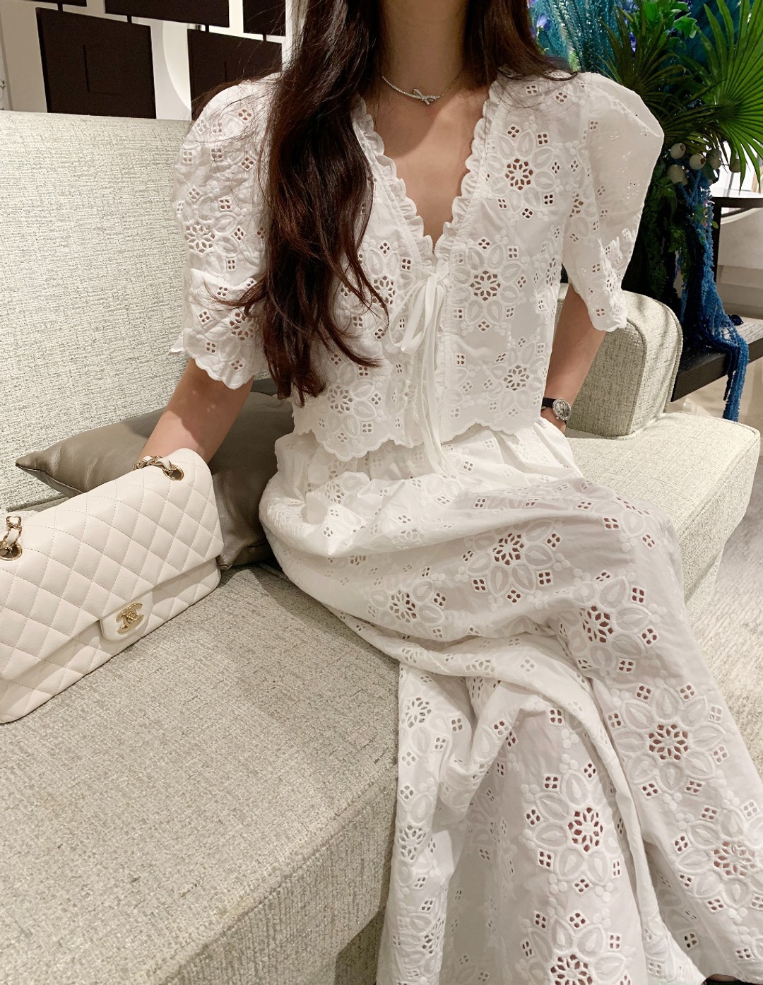 大人かわいい服 刺繍レースブラウスとレースパンツセット