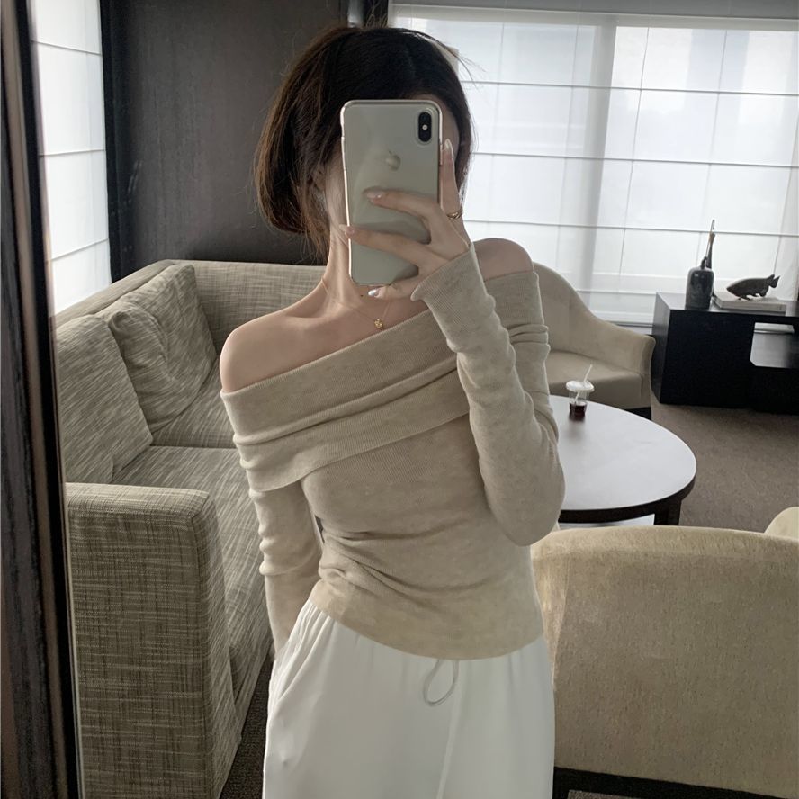 大人かわいい服 オフショルダーリブニット長袖トップス