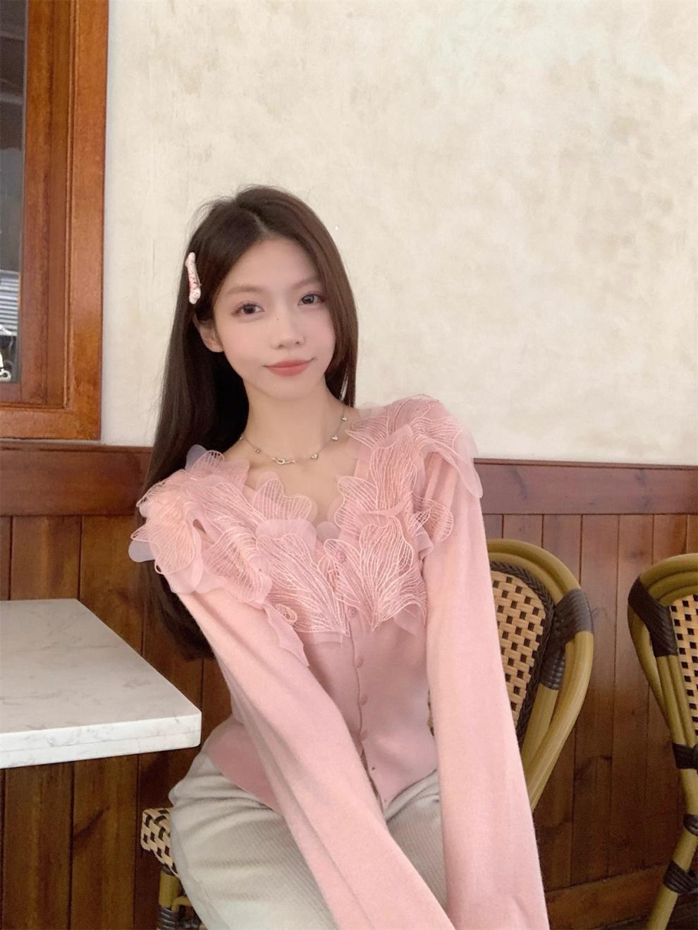 大人かわいい服 立体刺繍フリルデザインカーディガン