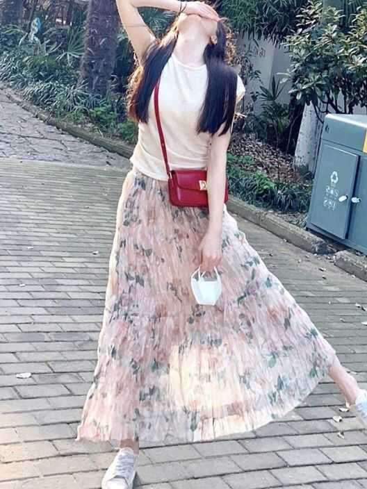 大人かわいい服 フラワープリントマキシワンピース