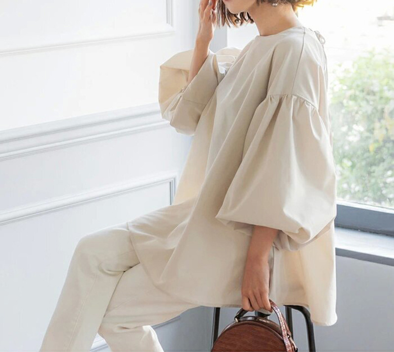 大人かわいい服 ふんわり袖のゆったりブラウス