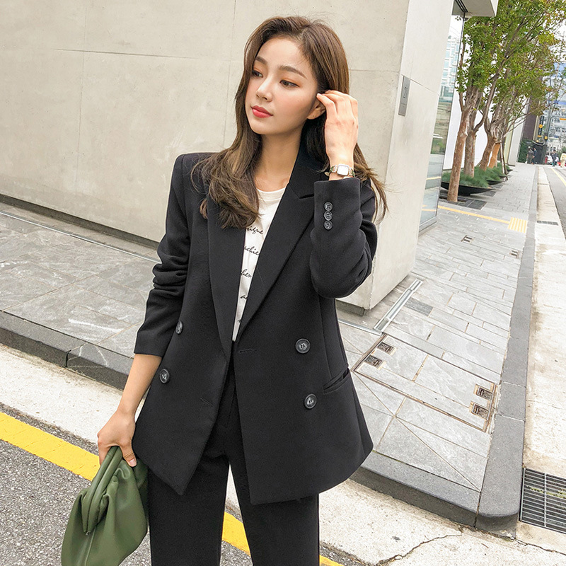 大人かわいい服 ダブルボタンテーラードジャケットパンツセットアップ