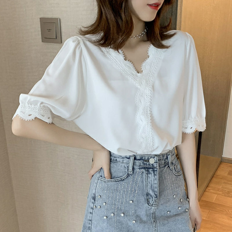 大人かわいい服 レースウェーブスカラップブラウス