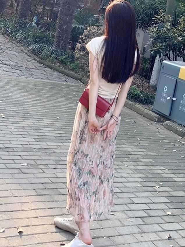 大人かわいい服 フラワープリントマキシワンピース