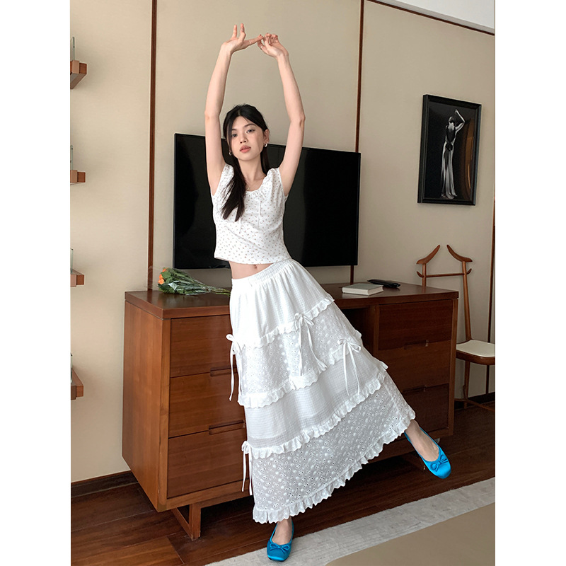 大人かわいい服 刺繍レース切替ティアードロングスカート