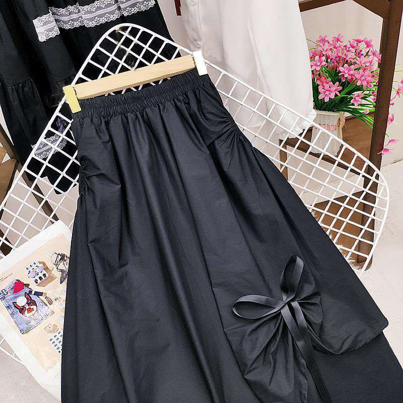 大人かわいい服 リボン付きフレアロングスカート