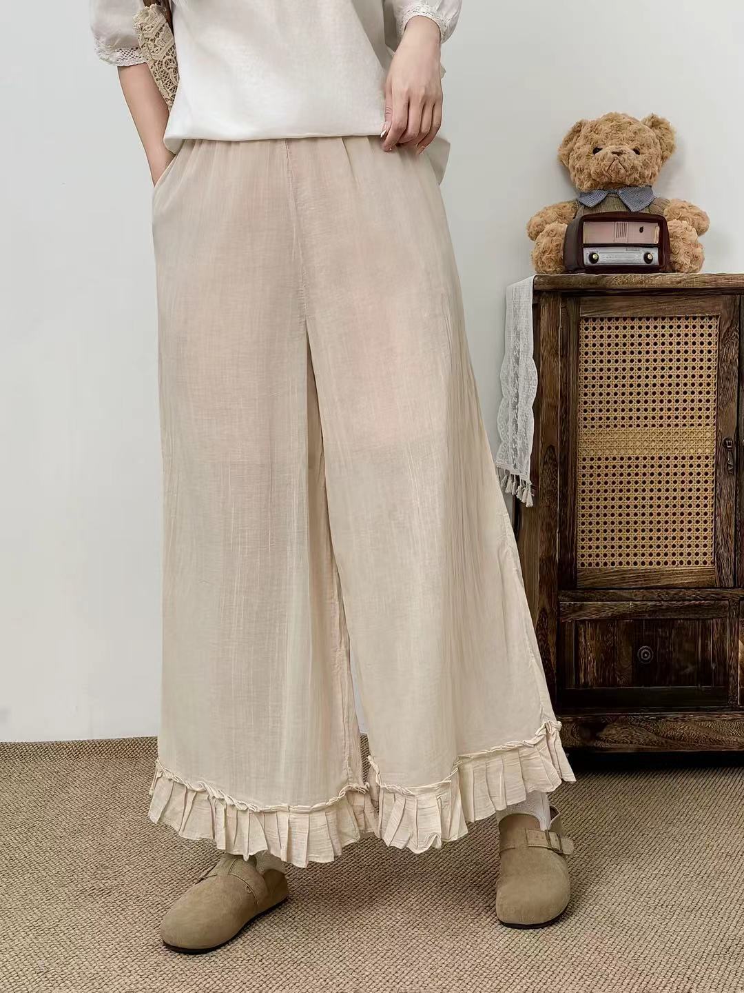 大人かわいい服 裾フリル付きワイドシルエットリラックスパンツ