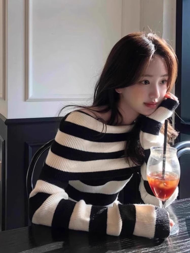 大人かわいい服 太ボーダー柄リブ編みオフショルニットプルオーバー