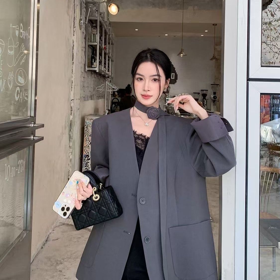 大人かわいい服 コサージュ付きテーラードジャケット