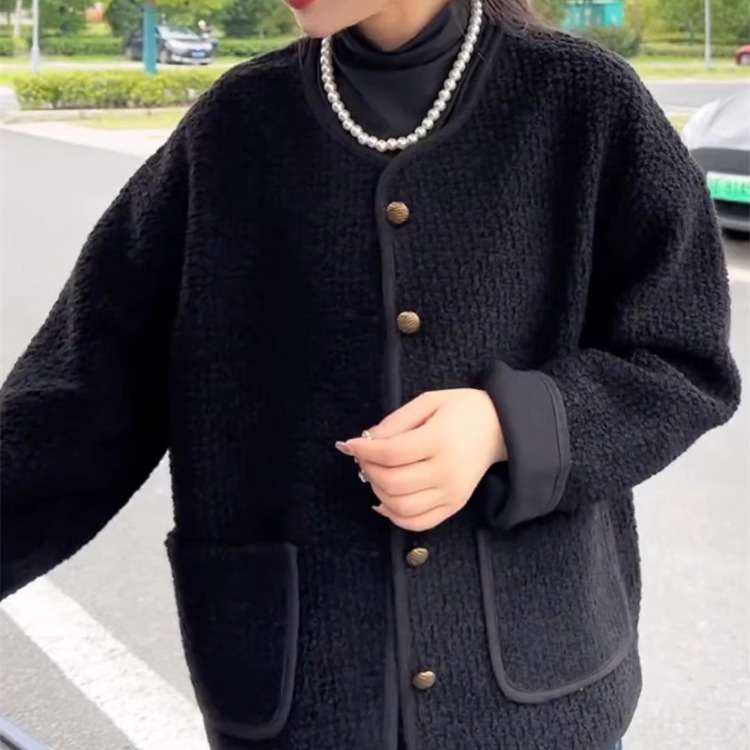 大人かわいい服 ふわもこノーカラーボアジャケット