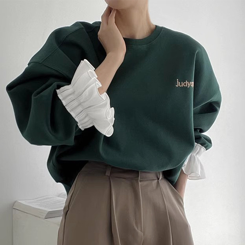 大人かわいい服 袖口フリル切替スウェットトレーナー